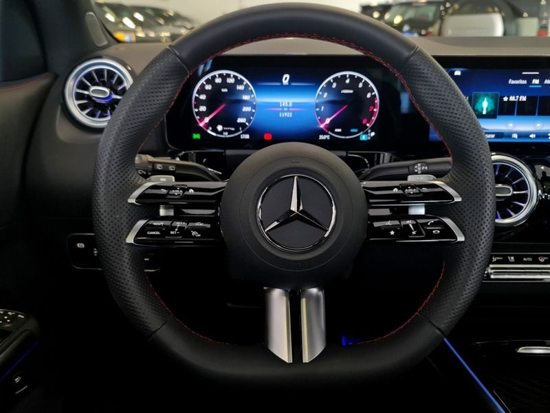 Mercedes-Benz GLA 200 1.3 MHEV AMG LINE 7G-DCT 2024/2024 CARRO DEZ NOVO HAMBURGO / Carros no Vale