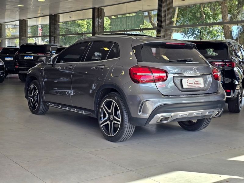 Mercedes-Benz GLA 250 2.0 CGI GASOLINA SPORT 4MATIC 7G-DCT 2018/2018 CARRO DEZ NOVO HAMBURGO / Carros no Vale Mercedes-Benz GLA 250 2.0 CGI GASOLINA SPORT 4MATIC 7G-DCT 2018/2018 CARRO DEZ NOVO HAMBURGO / Carros no Vale