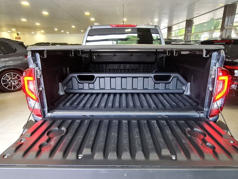 Nissan FRONTIER 2.3 16V TURBO DIESEL PLATINUM CD 4X4 AUTOMÁTICO 2024/2025 CARRO DEZ NOVO HAMBURGO / Carros no Vale