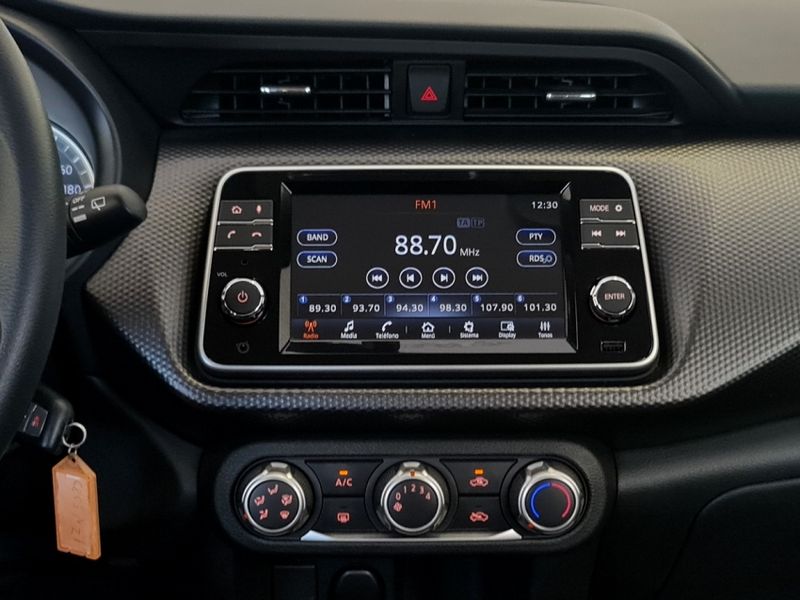 Nissan KICKS 1.6 16V FLEXSTART S 4P MANUAL 2019/2020 CARRO DEZ NOVO HAMBURGO / Carros no Vale