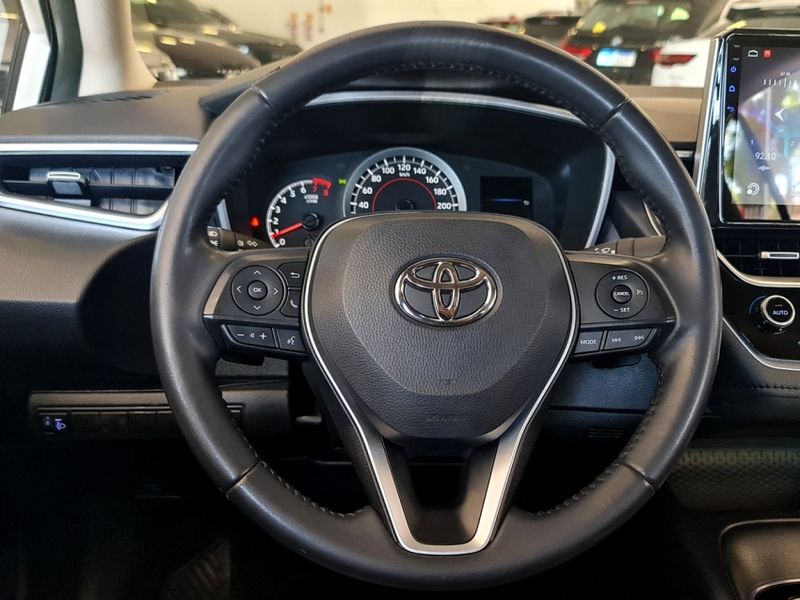 Toyota COROLLA 2.0 VVT-IE FLEX XEI DIRECT SHIFT 2021/2022 CARRO DEZ NOVO HAMBURGO / Carros no Vale Toyota COROLLA 2.0 VVT-IE FLEX XEI DIRECT SHIFT 2021/2022 CARRO DEZ NOVO HAMBURGO / Carros no Vale