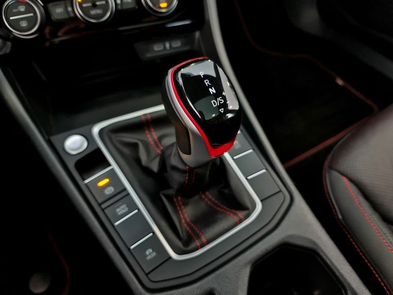 Volkswagen JETTA 2.0 350 TSI GASOLINA GLI DSG 2023/2024 CARRO DEZ NOVO HAMBURGO / Carros no Vale