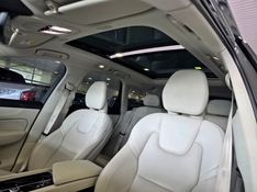 Volvo XC60 2.0 T8 HYBRID INSCRIPTION AWD GEARTRONIC 2021/2022 CARRO DEZ NOVO HAMBURGO / Carros no Vale