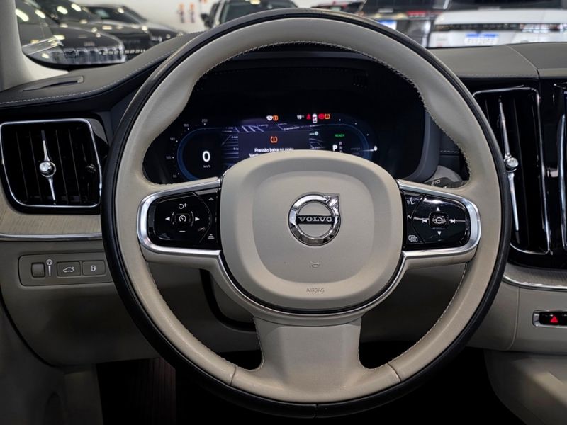 Volvo XC60 2.0 T8 HYBRID INSCRIPTION AWD GEARTRONIC 2021/2022 CARRO DEZ NOVO HAMBURGO / Carros no Vale Volvo XC60 2.0 T8 HYBRID INSCRIPTION AWD GEARTRONIC 2021/2022 CARRO DEZ NOVO HAMBURGO / Carros no Vale