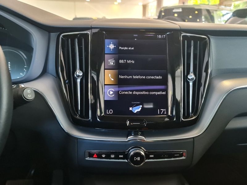 Volvo XC60 2.0 T8 HYBRID MOMENTUM AWD GEARTRONIC 2020/2021 CARRO DEZ NOVO HAMBURGO / Carros no Vale