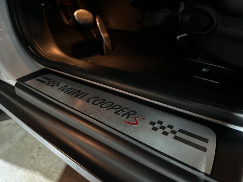 Mini COUNTRYMAN 1.6 S ALL4 4X4 16V 184CV TURBO GASOLINA 4P AUTOMÁTICO 2013/2014 CARRO AUTOMARCAS CAXIAS DO SUL / Carros no Vale