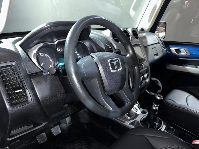 Troller T4 3.2 XLT 4X4 20V TURBO INTERCOOLER DIESEL 2P MANUAL 2014/2015 CARRO AUTOMARCAS CAXIAS DO SUL / Carros no Vale