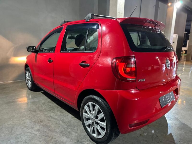 Volkswagen FOX 1.6 MI 8V FLEX 4P MANUAL 2011/2012 CARRO AUTOMARCAS CAXIAS DO SUL / Carros no Vale