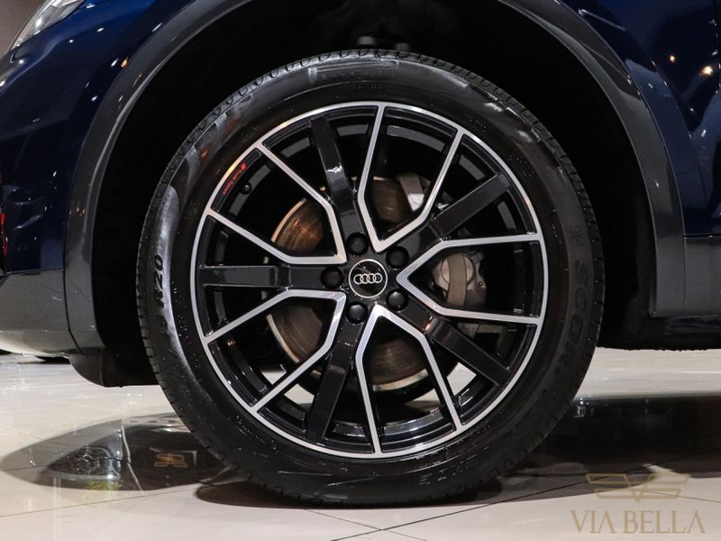 Audi Q5 2.0 45 TFSI GASOLINA S LINE BLACK QUATTRO S TRONIC 2021/2021 VIA BELLA VEÍCULOS ESPECIAIS CAXIAS DO SUL / Carros no Vale