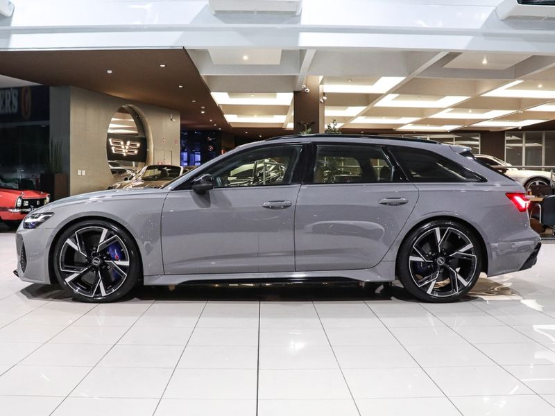 Audi RS6 4.0 AVANT V8 TWINTURBO MHEV TIPTRONIC 2022/2023 VIA BELLA VEÍCULOS ESPECIAIS CAXIAS DO SUL / Carros no Vale