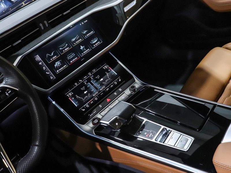 Audi RS6 4.0 AVANT V8 TWINTURBO MHEV TIPTRONIC 2022/2023 VIA BELLA VEÍCULOS ESPECIAIS CAXIAS DO SUL / Carros no Vale