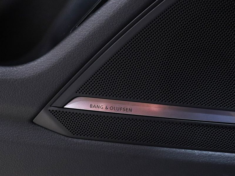 Audi RS6 4.0 AVANT V8 TWINTURBO MHEV TIPTRONIC 2022/2023 VIA BELLA VEÍCULOS ESPECIAIS CAXIAS DO SUL / Carros no Vale