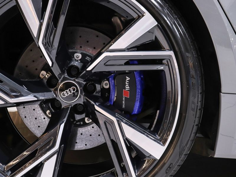 Audi RS6 4.0 AVANT V8 TWINTURBO MHEV TIPTRONIC 2022/2023 VIA BELLA VEÍCULOS ESPECIAIS CAXIAS DO SUL / Carros no Vale