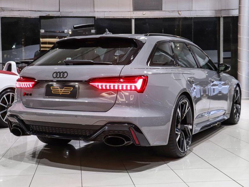 Audi RS6 4.0 AVANT V8 TWINTURBO MHEV TIPTRONIC 2022/2023 VIA BELLA VEÍCULOS ESPECIAIS CAXIAS DO SUL / Carros no Vale