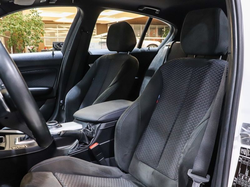 BMW 125i 2.0 M SPORT 16V FLEX 4P AUTOMÁTICO 2014/2015 VIA BELLA VEÍCULOS ESPECIAIS CAXIAS DO SUL / Carros no Vale