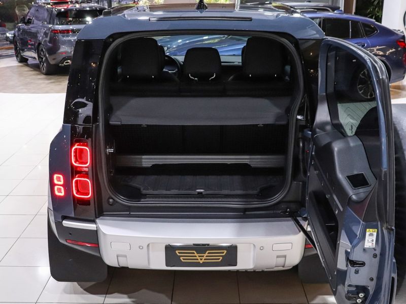 Land Rover DEFENDER 3.0 D300 TURBO DIESEL MHEV 90 HSE AWD AUTOMÁTICO 2023/2023 VIA BELLA VEÍCULOS ESPECIAIS CAXIAS DO SUL / Carros no Vale