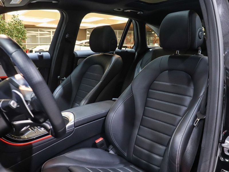 Mercedes-Benz GLC 43 AMG 3.0 V6 GASOLINA 4MATIC 9G-TRONIC 2021/2022 VIA BELLA VEÍCULOS ESPECIAIS CAXIAS DO SUL / Carros no Vale