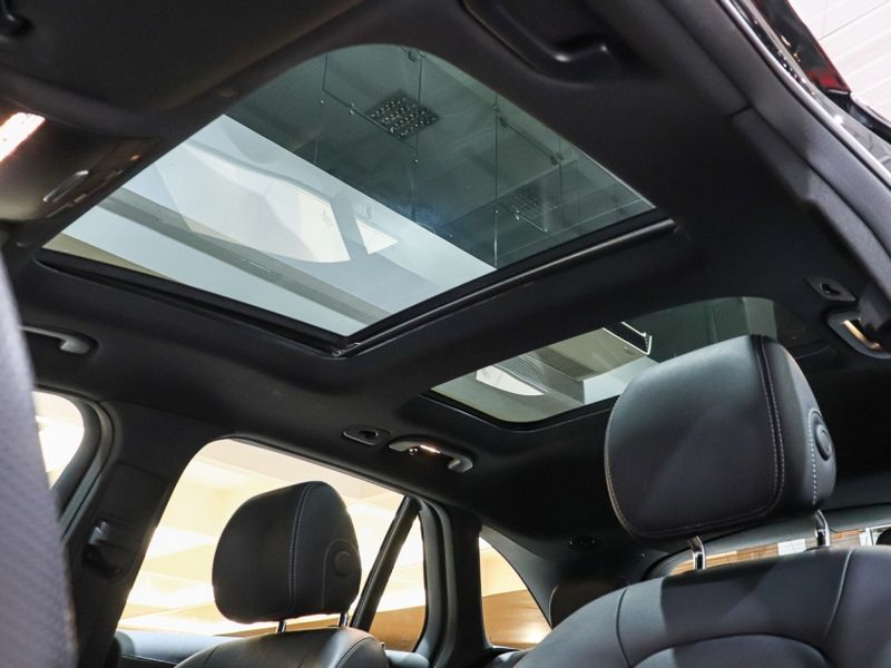 Mercedes-Benz GLC 43 AMG 3.0 V6 GASOLINA 4MATIC 9G-TRONIC 2021/2022 VIA BELLA VEÍCULOS ESPECIAIS CAXIAS DO SUL / Carros no Vale