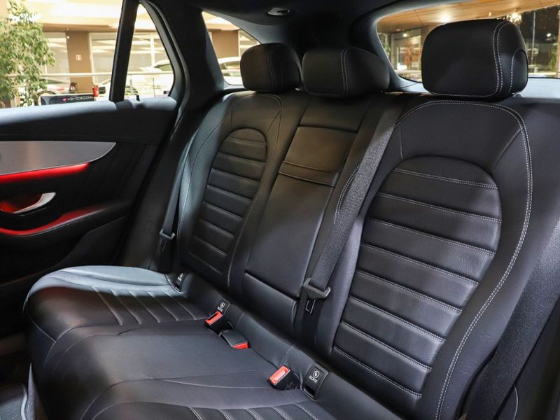 Mercedes-Benz GLC 43 AMG 3.0 V6 GASOLINA 4MATIC 9G-TRONIC 2021/2022 VIA BELLA VEÍCULOS ESPECIAIS CAXIAS DO SUL / Carros no Vale