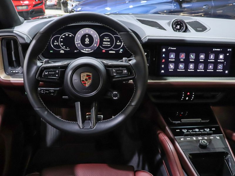 Porsche CAYENNE 4.0 V8 GASOLINA S COUPÉ AWD TIPTRONIC S 2023/2024 VIA BELLA VEÍCULOS ESPECIAIS CAXIAS DO SUL / Carros no Vale