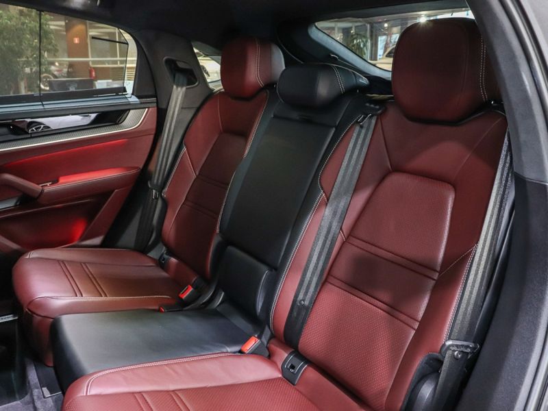 Porsche CAYENNE 4.0 V8 GASOLINA S COUPÉ AWD TIPTRONIC S 2023/2024 VIA BELLA VEÍCULOS ESPECIAIS CAXIAS DO SUL / Carros no Vale