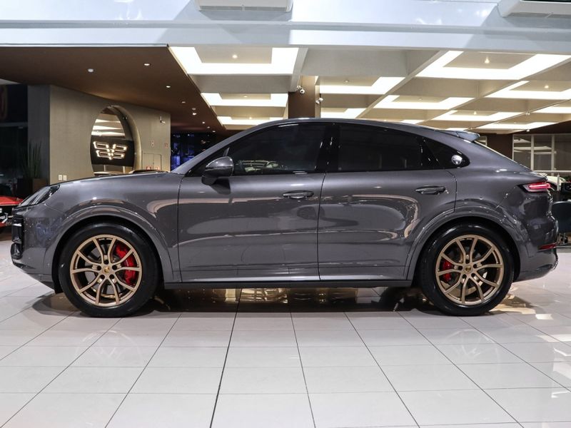 Porsche CAYENNE 4.0 V8 GASOLINA S COUPÉ AWD TIPTRONIC S 2023/2024 VIA BELLA VEÍCULOS ESPECIAIS CAXIAS DO SUL / Carros no Vale