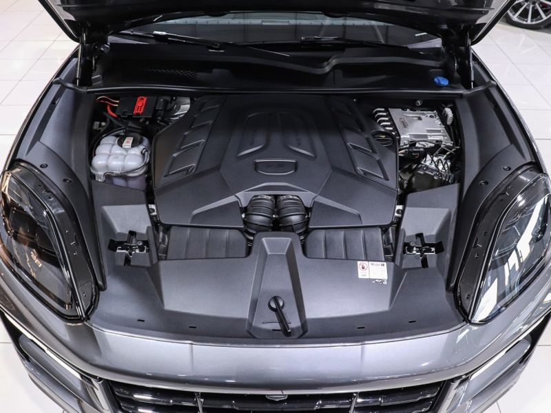 Porsche CAYENNE 4.0 V8 GASOLINA S COUPÉ AWD TIPTRONIC S 2023/2024 VIA BELLA VEÍCULOS ESPECIAIS CAXIAS DO SUL / Carros no Vale