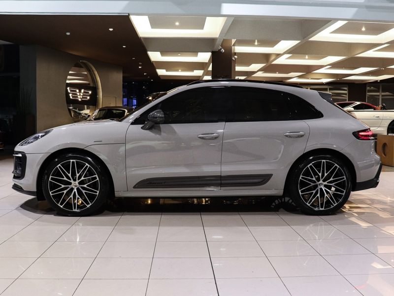Porsche MACAN 2.0 TURBO GASOLINA T PDK 2022/2023 VIA BELLA VEÍCULOS ESPECIAIS CAXIAS DO SUL / Carros no Vale