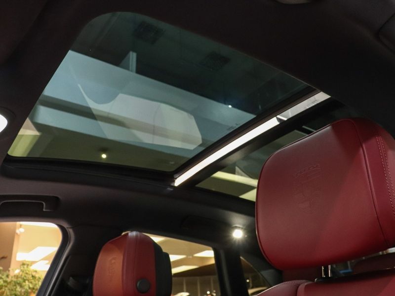 Porsche MACAN 2.0 TURBO GASOLINA T PDK 2022/2023 VIA BELLA VEÍCULOS ESPECIAIS CAXIAS DO SUL / Carros no Vale