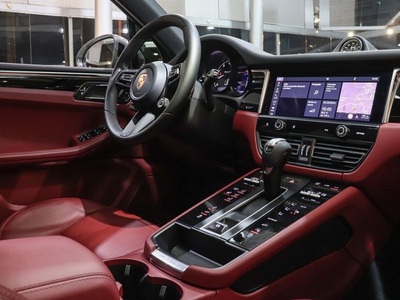 Porsche MACAN 2.0 TURBO GASOLINA T PDK 2022/2023 VIA BELLA VEÍCULOS ESPECIAIS CAXIAS DO SUL / Carros no Vale