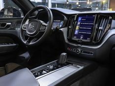 Volvo XC60 2.0 T8 HYBRID R-DESIGN AWD GEARTRONIC 2021/2021 VIA BELLA VEÍCULOS ESPECIAIS CAXIAS DO SUL / Carros no Vale
