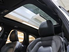 Volvo XC60 2.0 T8 HYBRID R-DESIGN AWD GEARTRONIC 2021/2021 VIA BELLA VEÍCULOS ESPECIAIS CAXIAS DO SUL / Carros no Vale