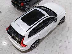 Volvo XC60 2.0 T8 HYBRID R-DESIGN AWD GEARTRONIC 2021/2021 VIA BELLA VEÍCULOS ESPECIAIS CAXIAS DO SUL / Carros no Vale