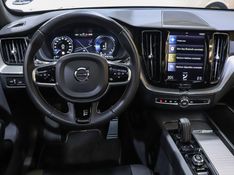 Volvo XC60 2.0 T8 HYBRID R-DESIGN AWD GEARTRONIC 2021/2021 VIA BELLA VEÍCULOS ESPECIAIS CAXIAS DO SUL / Carros no Vale