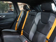 Volvo XC60 2.0 T8 PHEV POLESTAR ENGINEERED AWD GEARTRONIC 2025/2026 VIA BELLA VEÍCULOS ESPECIAIS CAXIAS DO SUL / Carros no Vale