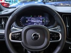 Volvo XC60 2.0 T8 PHEV POLESTAR ENGINEERED AWD GEARTRONIC 2025/2026 VIA BELLA VEÍCULOS ESPECIAIS CAXIAS DO SUL / Carros no Vale