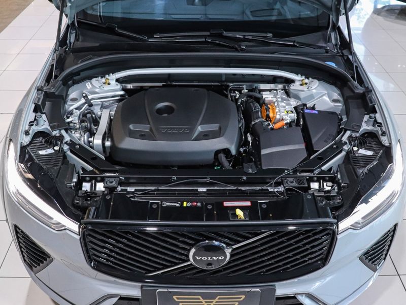 Volvo XC60 2.0 T8 PHEV POLESTAR ENGINEERED AWD GEARTRONIC 2025/2026 VIA BELLA VEÍCULOS ESPECIAIS CAXIAS DO SUL / Carros no Vale Volvo XC60 2.0 T8 PHEV POLESTAR ENGINEERED AWD GEARTRONIC 2025/2026 VIA BELLA VEÍCULOS ESPECIAIS CAXIAS DO SUL / Carros no Vale