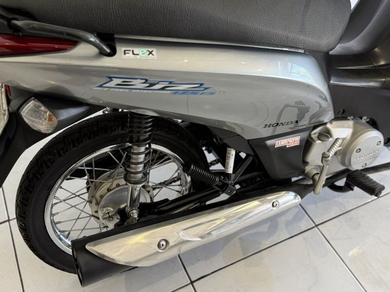 Honda Motos BIZ 125 ES 2012 SÓ MOTOS E AUTOMÓVEIS SANTA CRUZ DO SUL / Carros no Vale Honda Motos BIZ 125 ES 2012 SÓ MOTOS E AUTOMÓVEIS SANTA CRUZ DO SUL / Carros no Vale