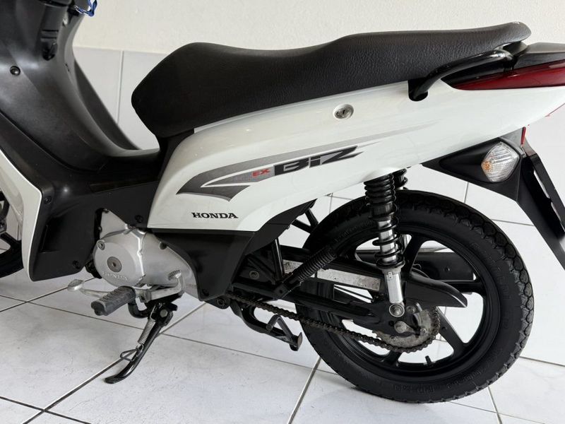 Honda Motos BIZ 125 EX 2013 SÓ MOTOS E AUTOMÓVEIS SANTA CRUZ DO SUL / Carros no Vale Honda Motos BIZ 125 EX 2013 SÓ MOTOS E AUTOMÓVEIS SANTA CRUZ DO SUL / Carros no Vale
