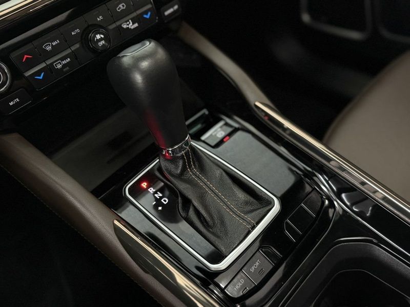 Jeep COMMANDER OVERLAND 1.3 T270 AT6 2025 SÓ MOTOS E AUTOMÓVEIS SANTA CRUZ DO SUL / Carros no Vale