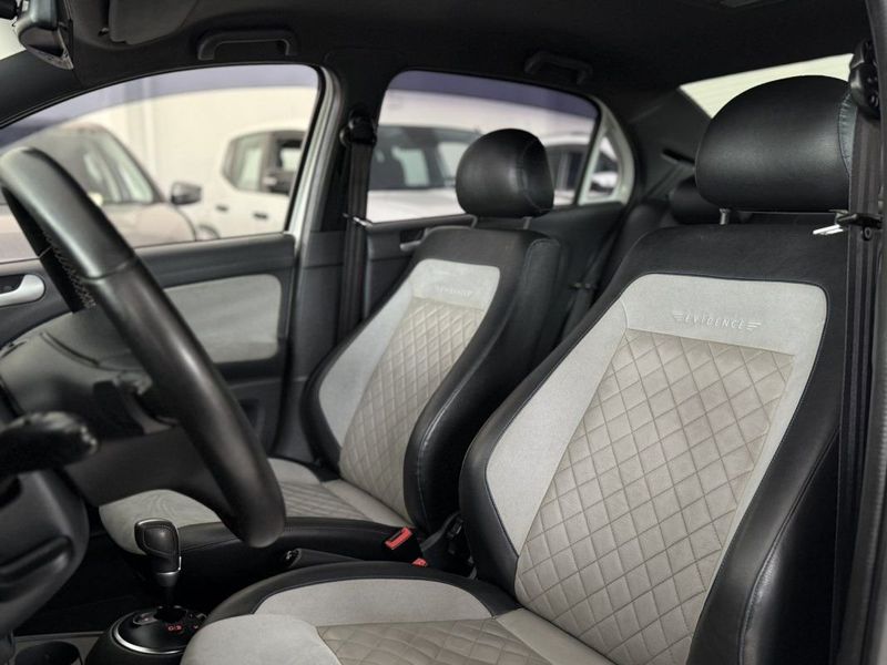 VOLKSWAGEN VOYAGE EVIDENCE 1.6 2015 SÓ MOTOS E AUTOMÓVEIS SANTA CRUZ DO SUL / Carros no Vale