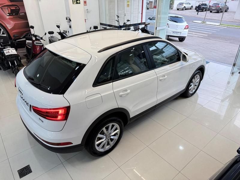 Audi Q3 1.4 Tfsi 150cv Attraction 2015/2016 COVEL VEICULOS ENCANTADO / Carros no Vale Audi Q3 1.4 Tfsi 150cv Attraction 2015/2016 COVEL VEICULOS ENCANTADO / Carros no Vale