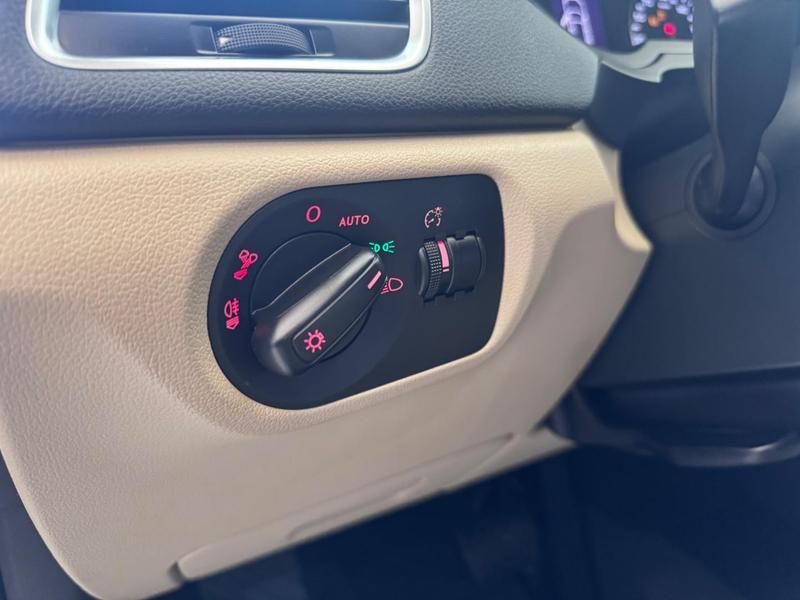 Audi Q3 1.4 Tfsi 150cv Attraction 2015/2016 COVEL VEICULOS ENCANTADO / Carros no Vale Audi Q3 1.4 Tfsi 150cv Attraction 2015/2016 COVEL VEICULOS ENCANTADO / Carros no Vale