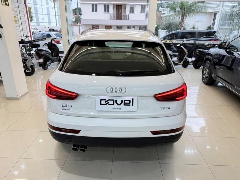 Audi Q3 1.4 Tfsi 150cv Attraction 2015/2016 COVEL VEICULOS ENCANTADO / Carros no Vale Audi Q3 1.4 Tfsi 150cv Attraction 2015/2016 COVEL VEICULOS ENCANTADO / Carros no Vale