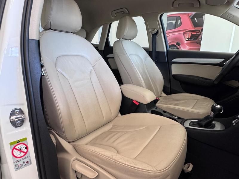 Audi Q3 1.4 Tfsi 150cv Attraction 2015/2016 COVEL VEICULOS ENCANTADO / Carros no Vale Audi Q3 1.4 Tfsi 150cv Attraction 2015/2016 COVEL VEICULOS ENCANTADO / Carros no Vale