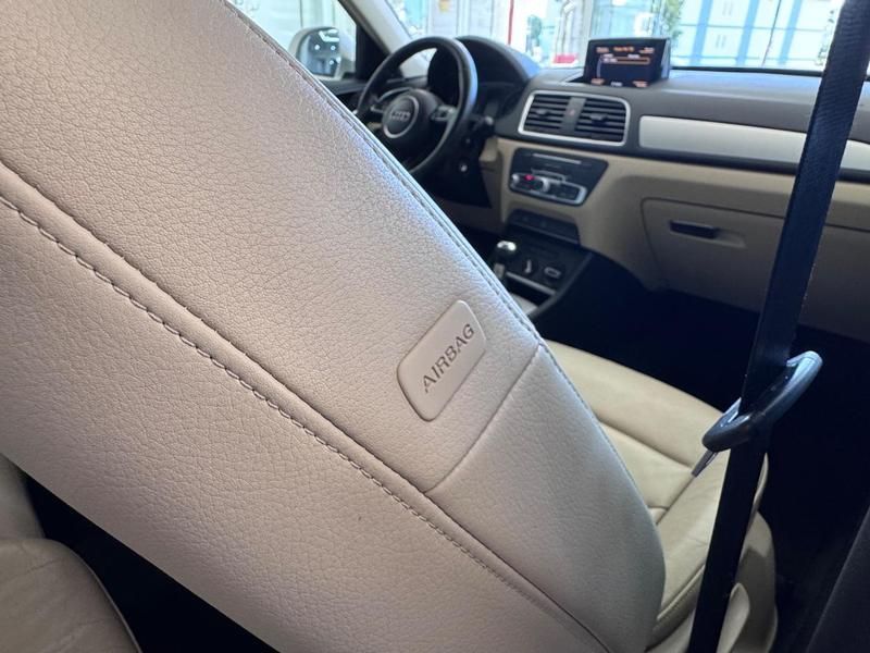 Audi Q3 1.4 Tfsi 150cv Attraction 2015/2016 COVEL VEICULOS ENCANTADO / Carros no Vale Audi Q3 1.4 Tfsi 150cv Attraction 2015/2016 COVEL VEICULOS ENCANTADO / Carros no Vale