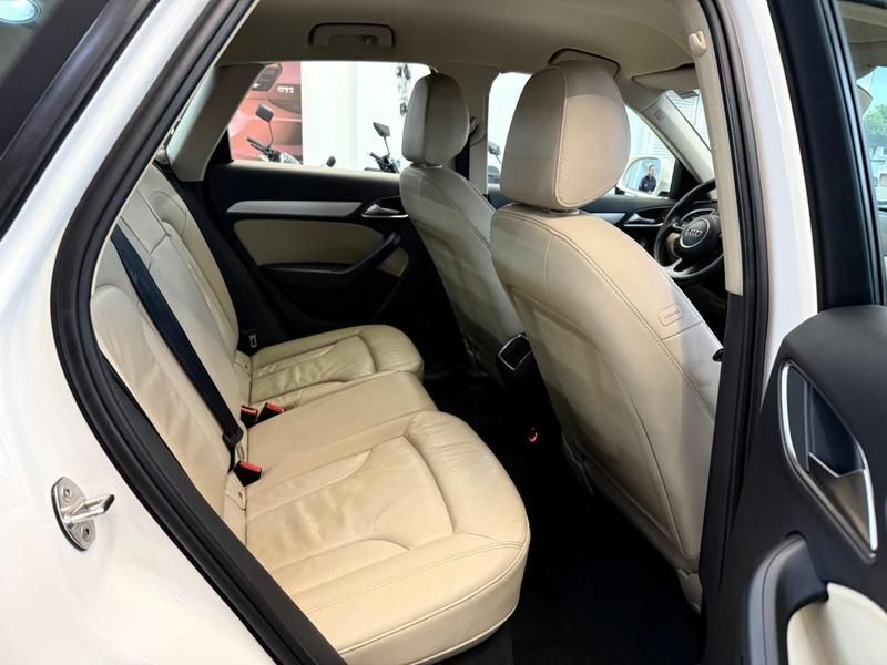 Audi Q3 1.4 Tfsi 150cv Attraction 2015/2016 COVEL VEICULOS ENCANTADO / Carros no Vale Audi Q3 1.4 Tfsi 150cv Attraction 2015/2016 COVEL VEICULOS ENCANTADO / Carros no Vale