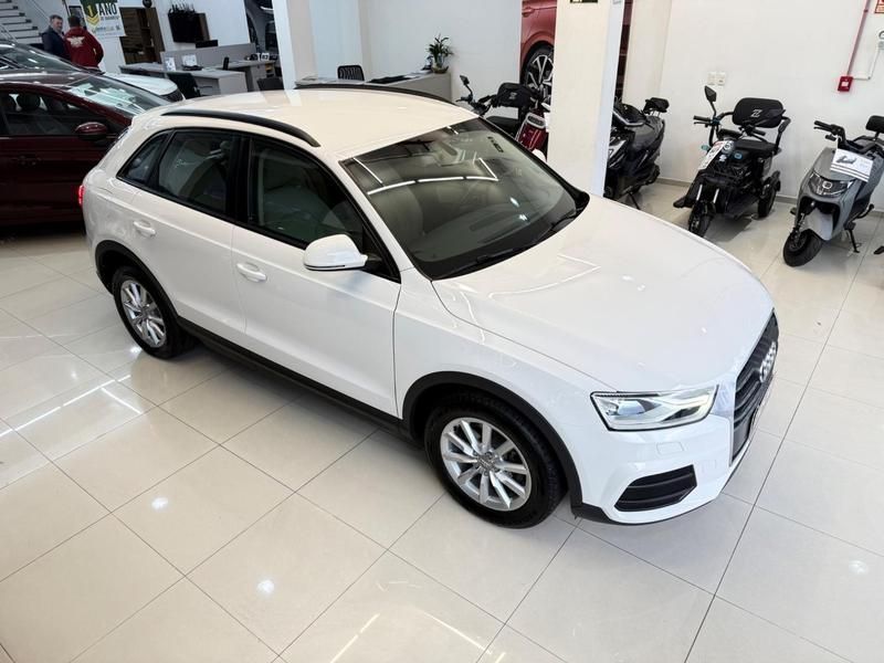 Audi Q3 1.4 Tfsi 150cv Attraction 2015/2016 COVEL VEICULOS ENCANTADO / Carros no Vale Audi Q3 1.4 Tfsi 150cv Attraction 2015/2016 COVEL VEICULOS ENCANTADO / Carros no Vale