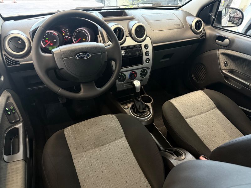 Ford Fiesta Sedan1.6flex 2012/2012 COVEL VEICULOS ENCANTADO / Carros no Vale Ford Fiesta Sedan1.6flex 2012/2012 COVEL VEICULOS ENCANTADO / Carros no Vale