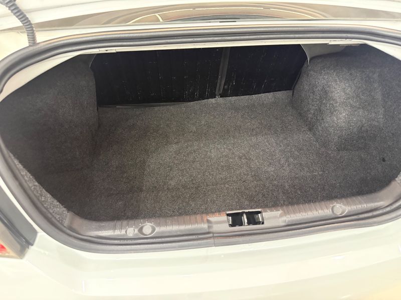 Ford Fiesta Sedan1.6flex 2012/2012 COVEL VEICULOS ENCANTADO / Carros no Vale Ford Fiesta Sedan1.6flex 2012/2012 COVEL VEICULOS ENCANTADO / Carros no Vale